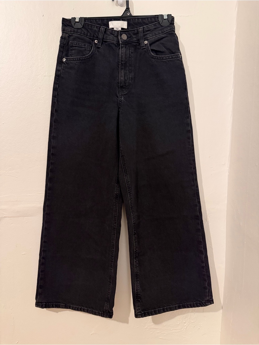 H&M Women’s Black Relaxed Wide-Leg Jeans Size 4